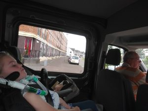 In de bus onderweg naar de bijeenkomst van onze kerk de Schaapspoort